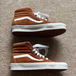 Vans SK8-Hi Suede High-Top Sneakers in Chestnut and White M 7/ W 8.5